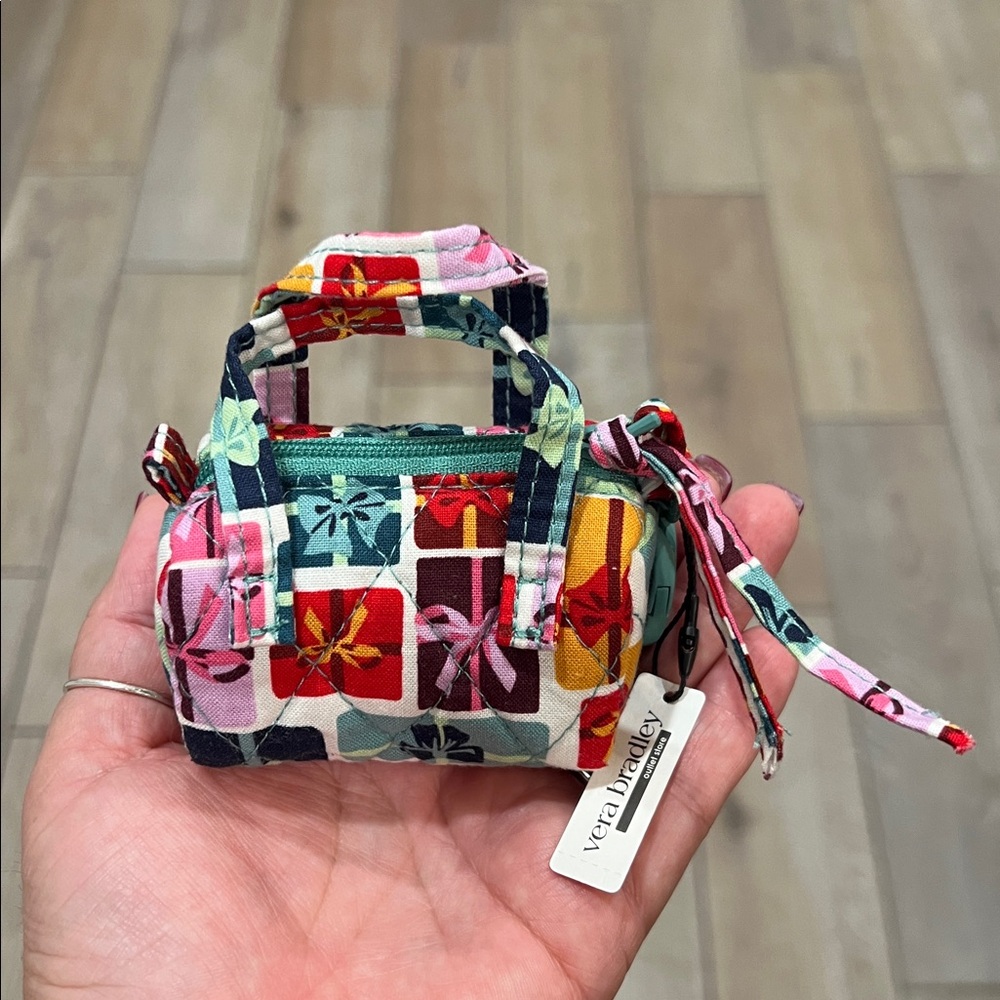 Cute. Vera Bradley Mini Coin purse Keychain - Picture 16 of 16
